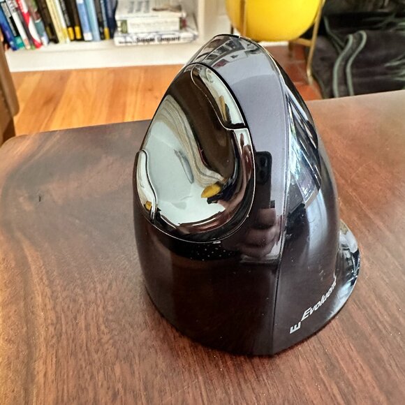 evoluent vertical mouse, ergonomic, wireless USB - Picture 1 of 3